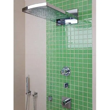 With 2 Bedrooms *