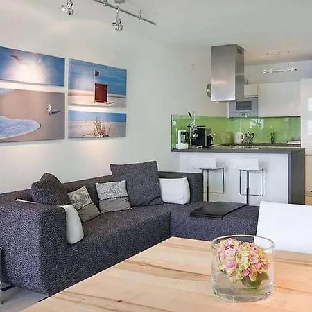 With 2 Bedrooms *
