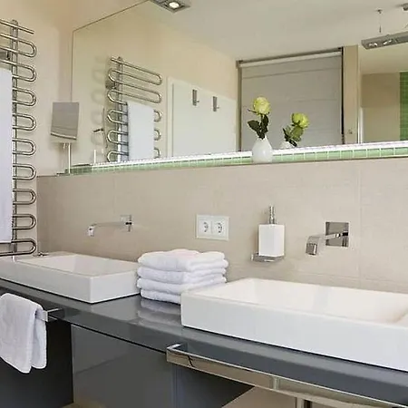 With 2 Bedrooms بيت للعطل